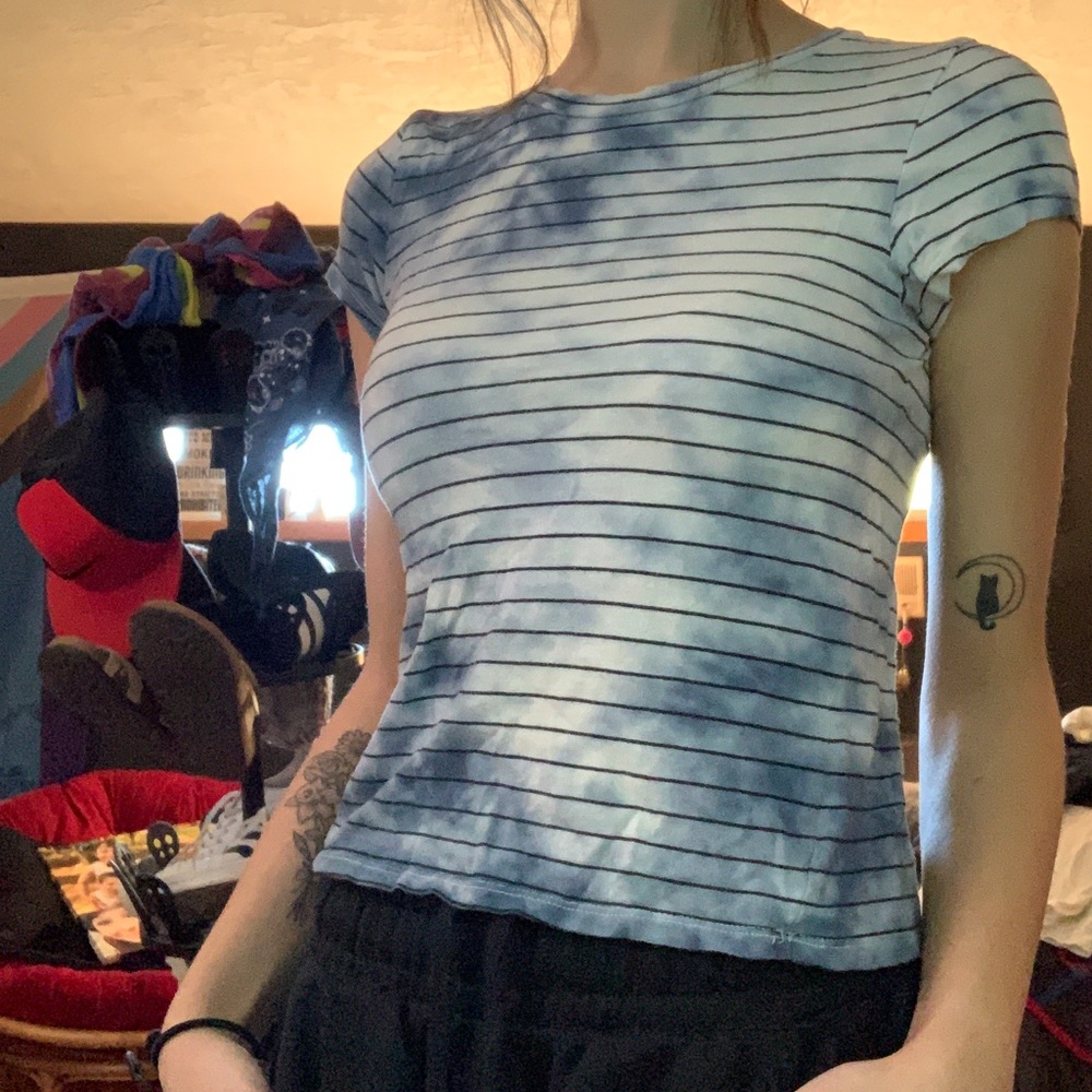 blue and white striped short t-shirt